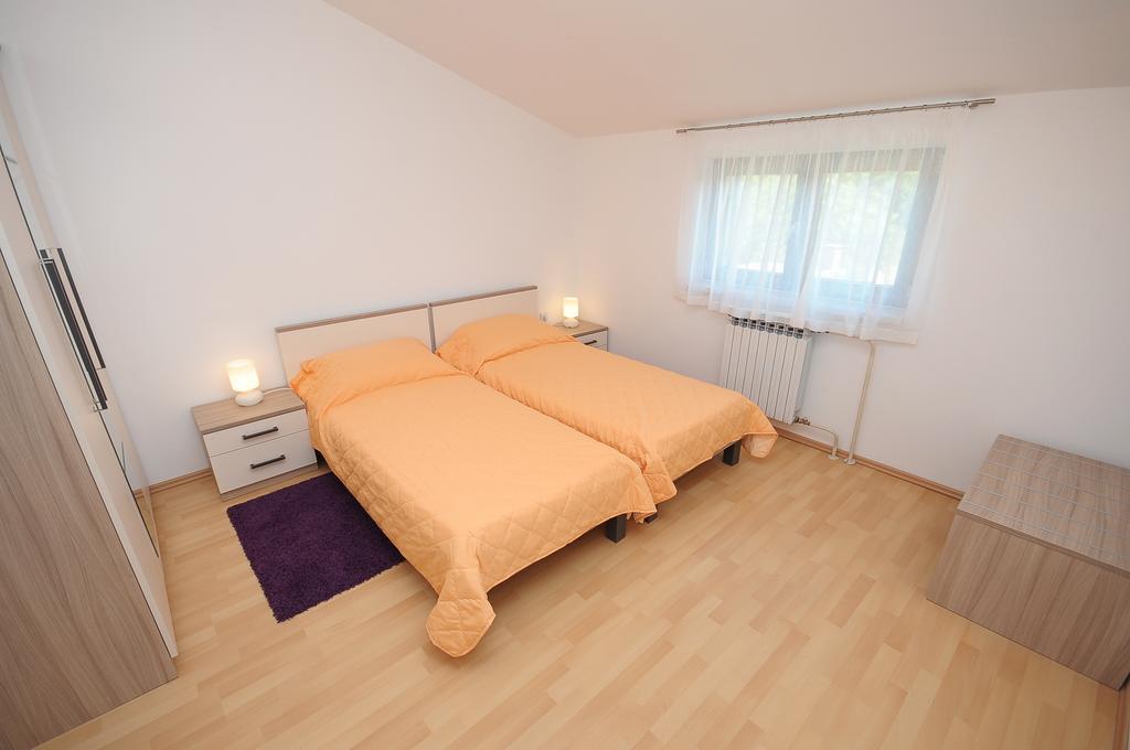 Apartament Vv Pula Zimmer foto