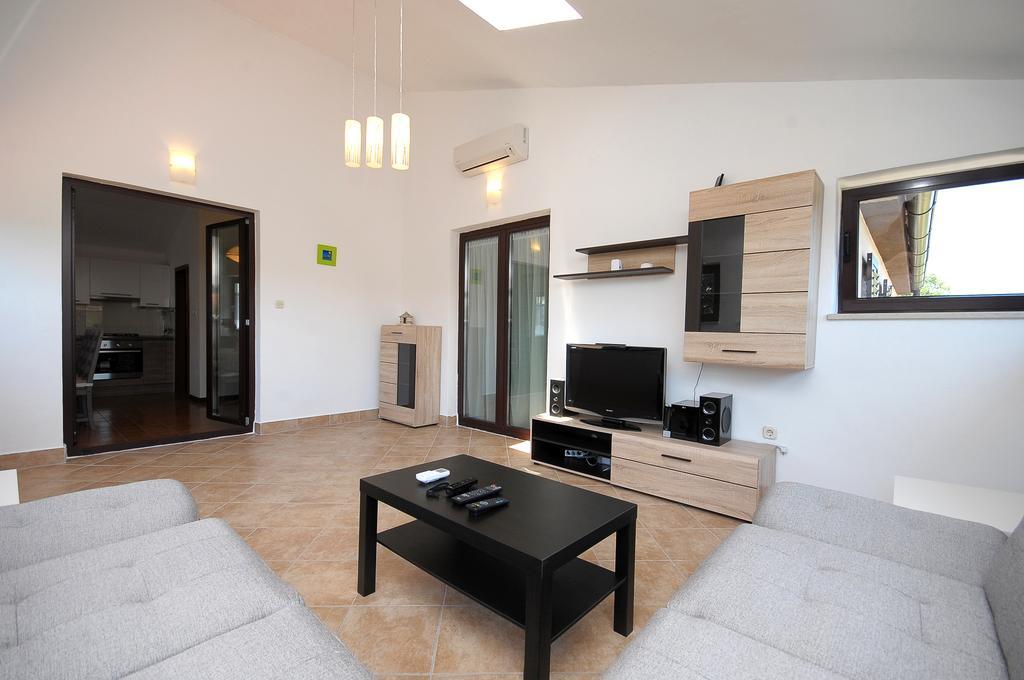 Apartament Vv Pula Zimmer foto