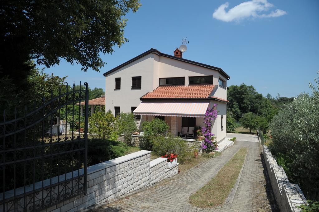 Apartament Vv Pula Zimmer foto